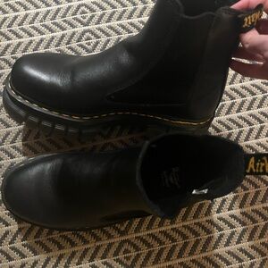 Dr. Martens Black Chelsea Boots easy Slip-On